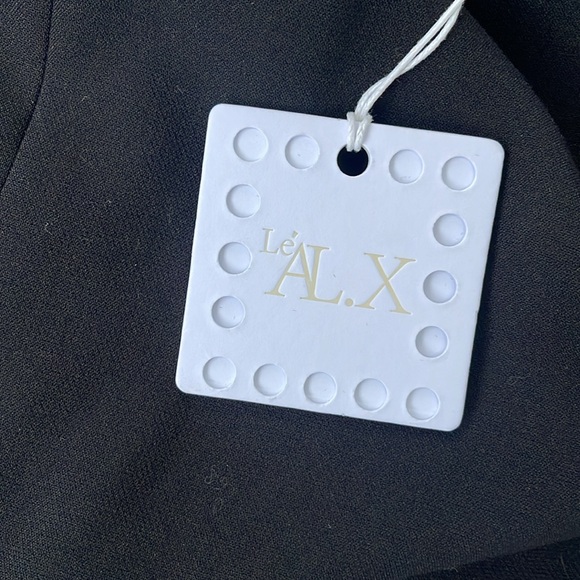 Le' AL.X Coordinating Strapless Pocketed Suit Top - Picture 9 of 9